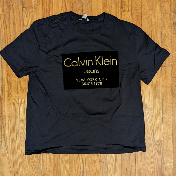 Calvin Klein Suede Logo Black Tee - Picture 1 of 6